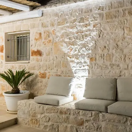 Trullo Fanelli * Castellana Grotte
